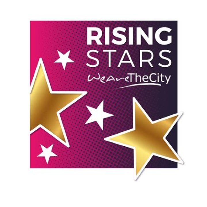 Lyra Crow: The Rising Star in the Music Industry